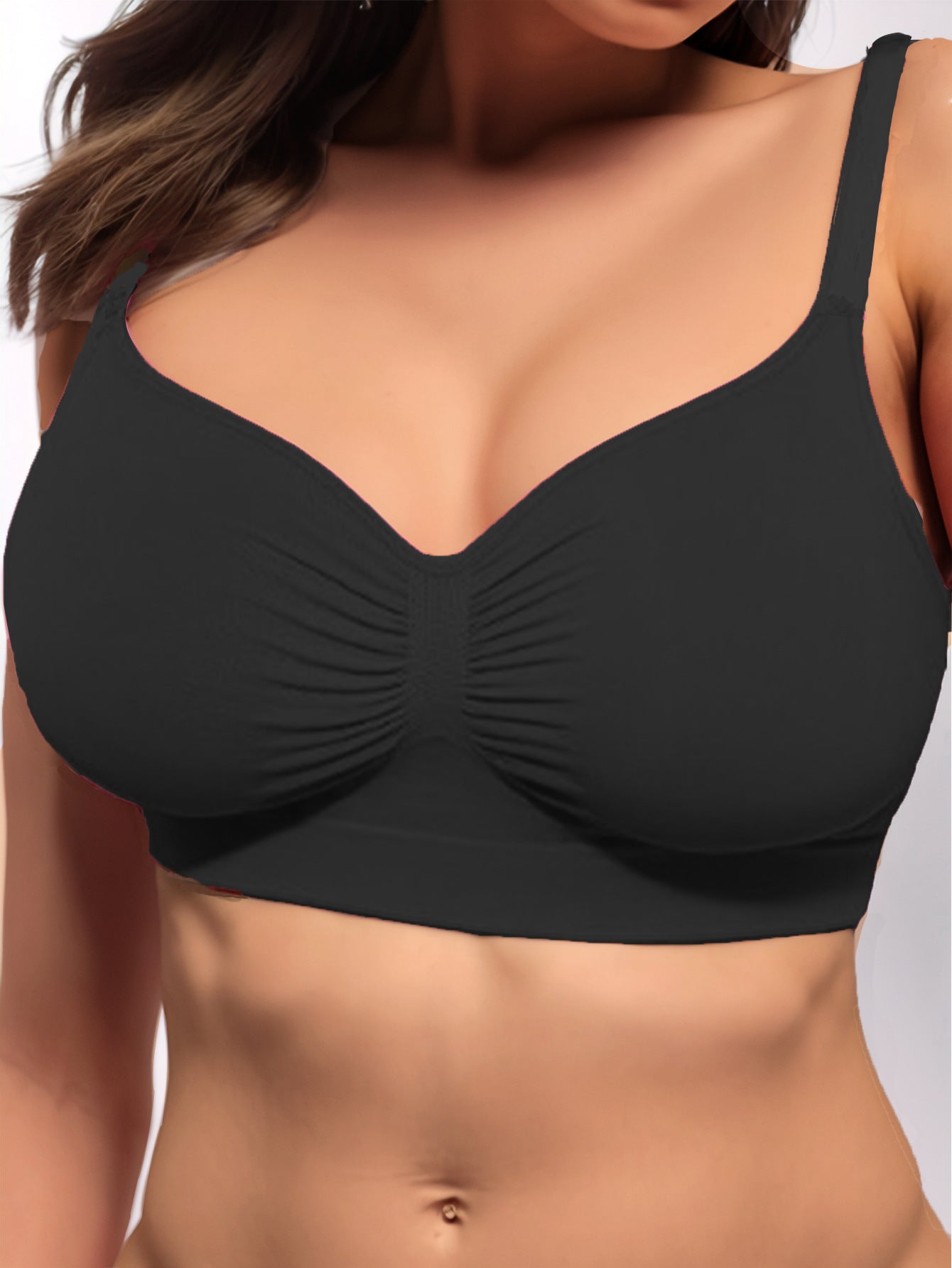 Model wearing wireless seamless cami bra, black everyday fit – SavvyGirl